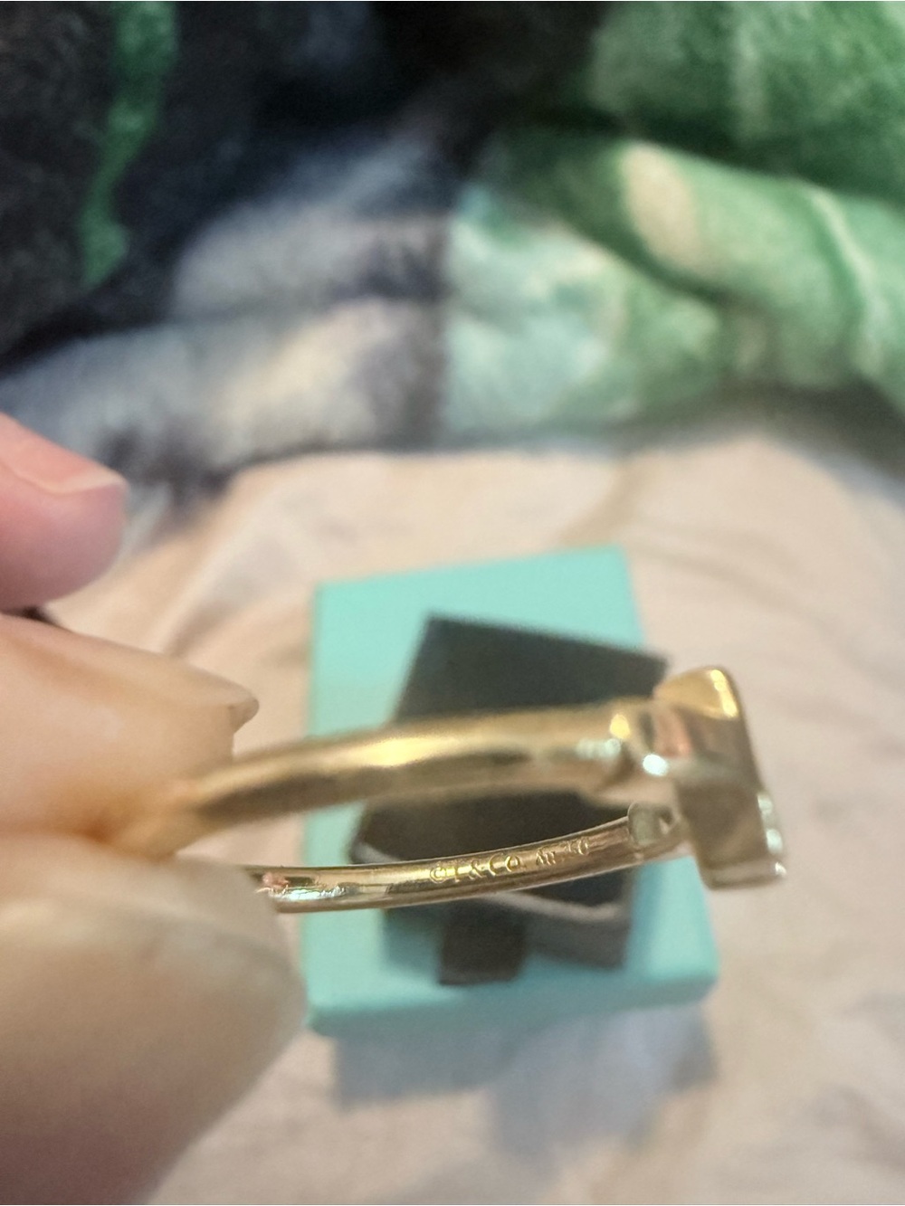 AUTHENTIC Preloved TIFFANY & CO. T Wire Ring in K18 Yellow Gold - Picture 3 of 4